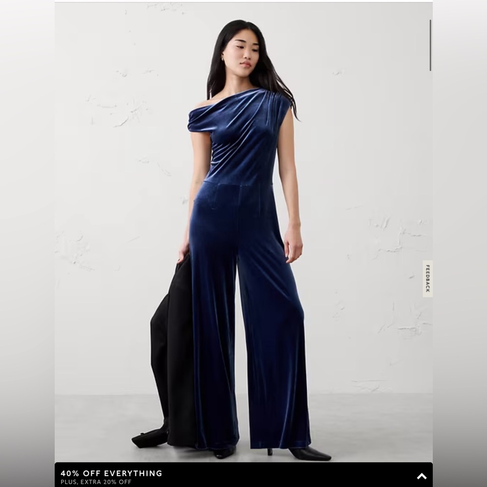 Banana republic velvet jumpsuit new size medium